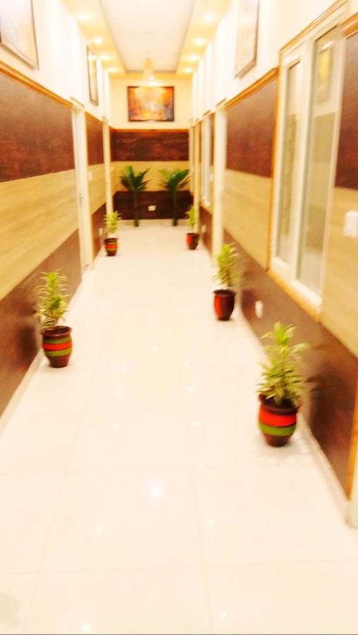 Oscar Banquet And Hotel Kalka Exterior photo